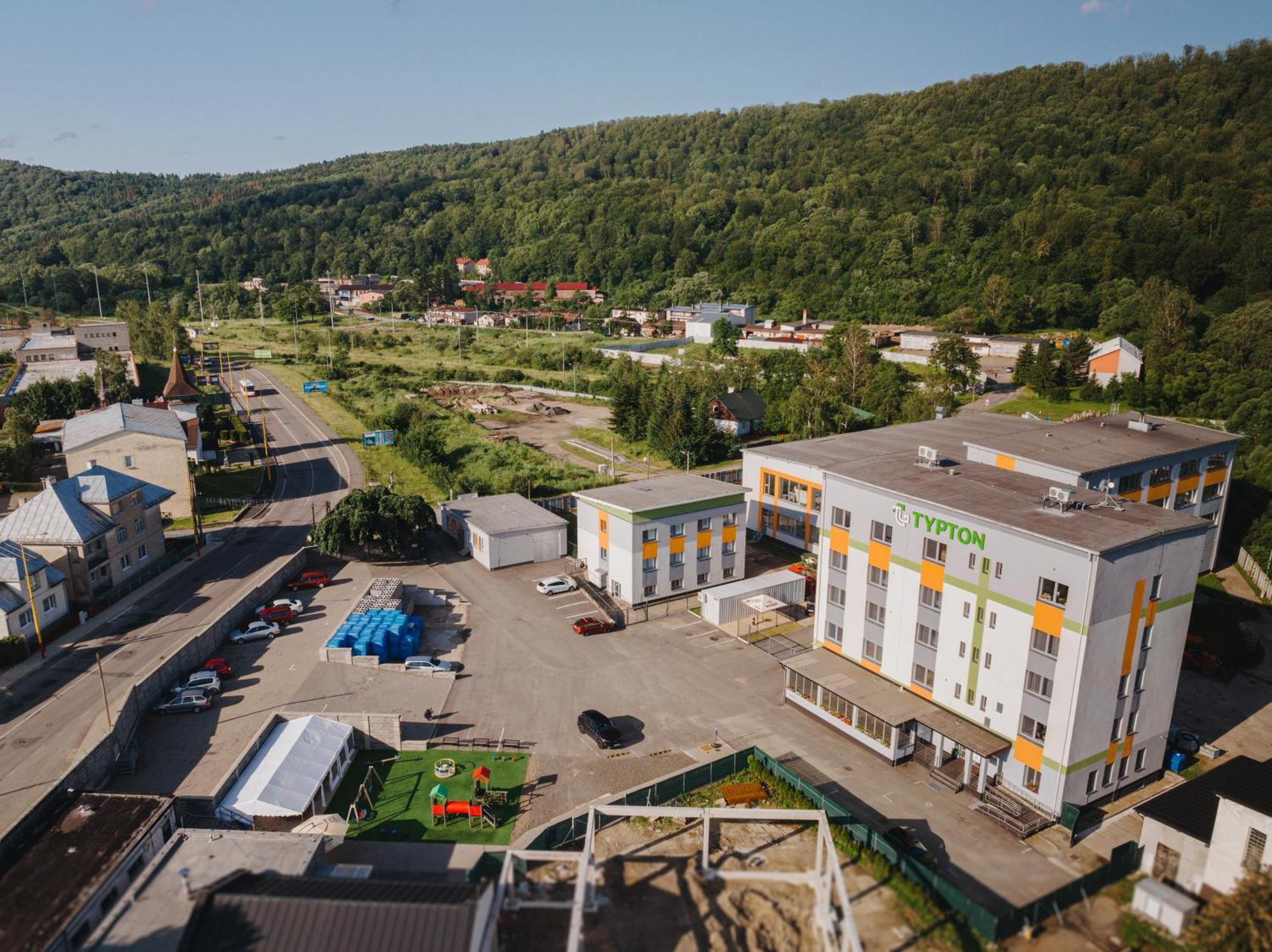 Typton Hotel&Spa Medzilaborce Екстер'єр фото