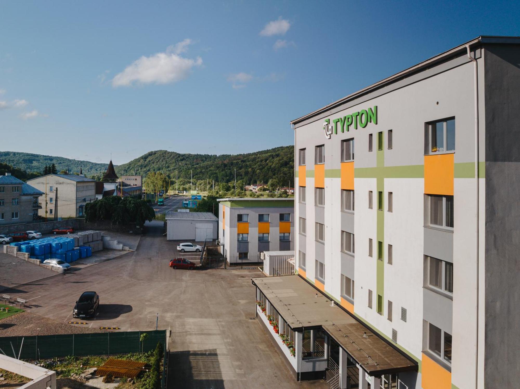 Typton Hotel&Spa Medzilaborce Екстер'єр фото
