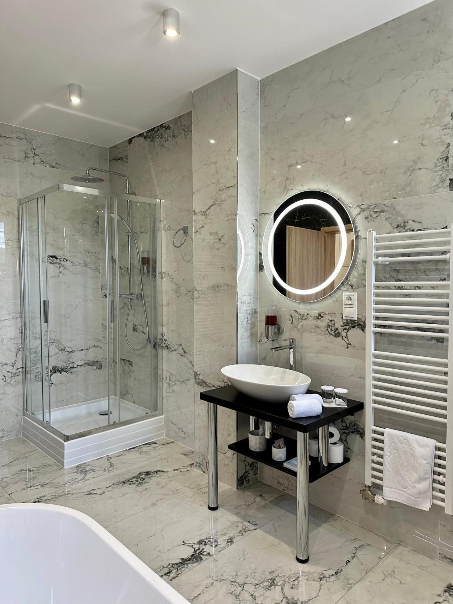 Typton Hotel&Spa Medzilaborce Екстер'єр фото